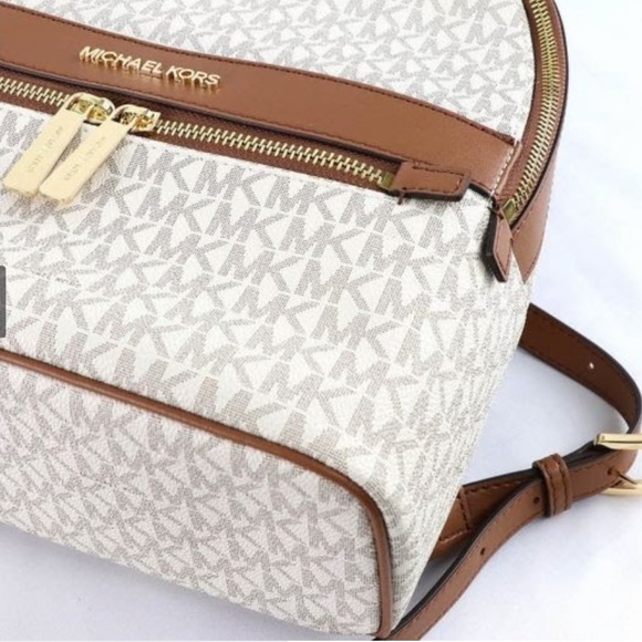 MICHAEL KORS Kenly Medium Backpack Signature Vanilla Bag - Picture 13 of 16